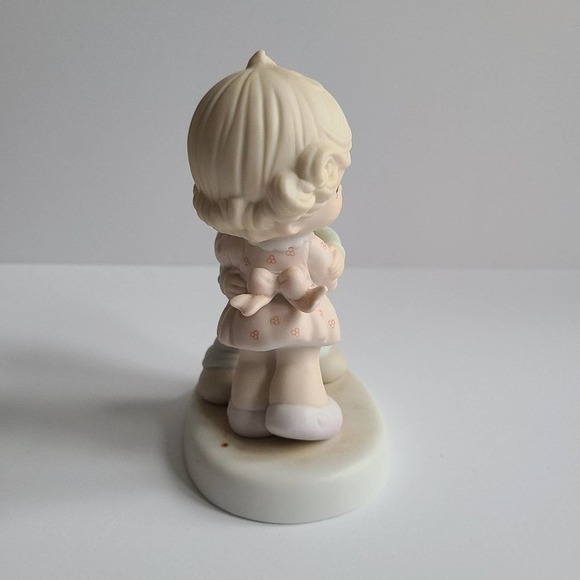 Precious Moments Figurine - Hug One Another - Picture 3 of 6